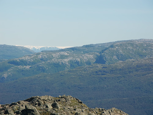 Utsikt fra toppen, ser faktisk Hardangerjøkulen (zoomet)
