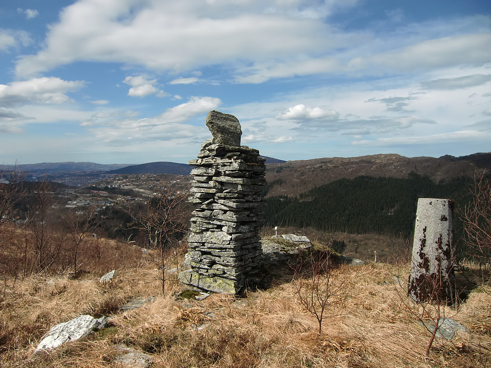 Vardene på Brattlandsfjellet. 