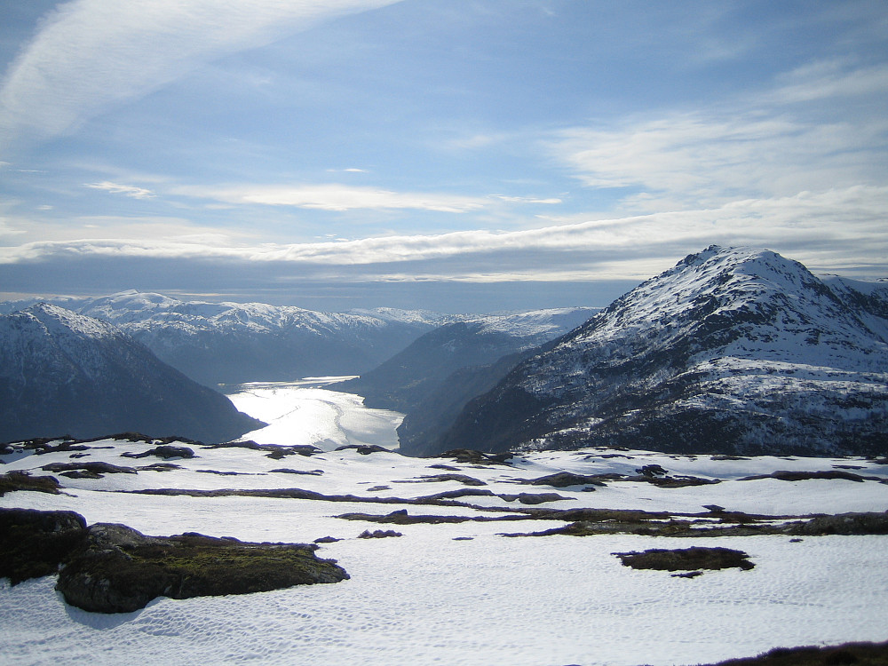 Utsikt fra Olsnesnipa 653, Brøknipa og Sørfjorden