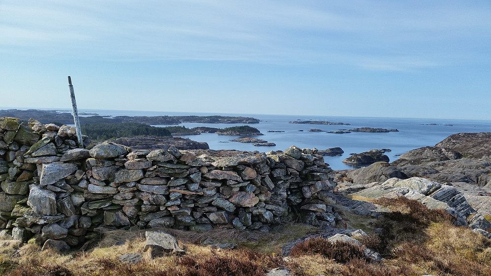 Storafjellet med panoramautsikt mot storhavet. 