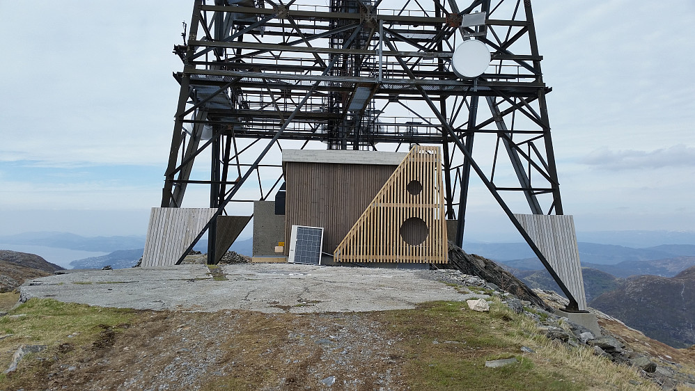 Rundemanen med sin store telemast. Her snudde jeg og fulgte turveien hele veien tilbake til Øyjorden.