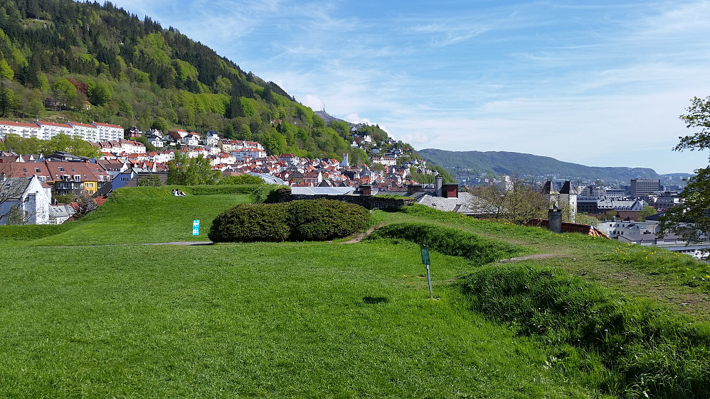 Sverresborg er en gammel festning i Bergen som ble bygget av Sverre Sigurdson ca. 1190