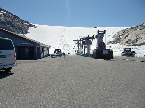 Full sommer ved skitrekket. 