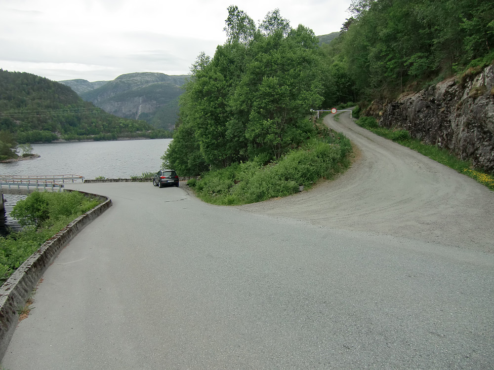 Tur-start ved utløpet til Husdalsvatnet. 