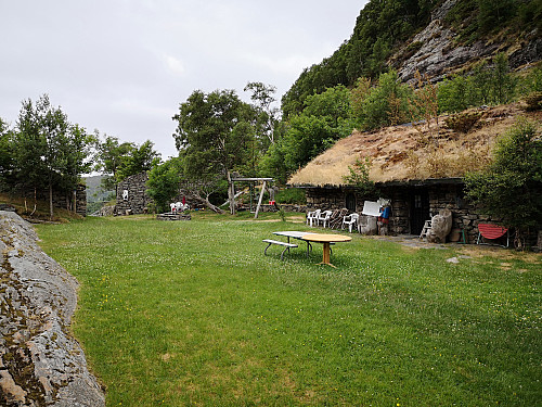 Inne på tunet på Stallane