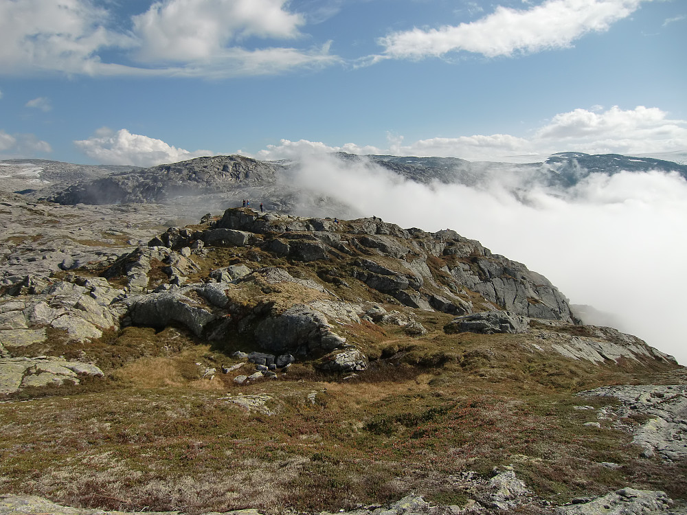 Fra toppen innover ryggen mot breen. 