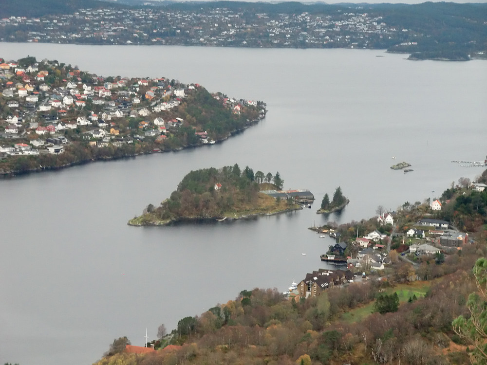 Eidsvågneset og Eidsvågen med Storøya