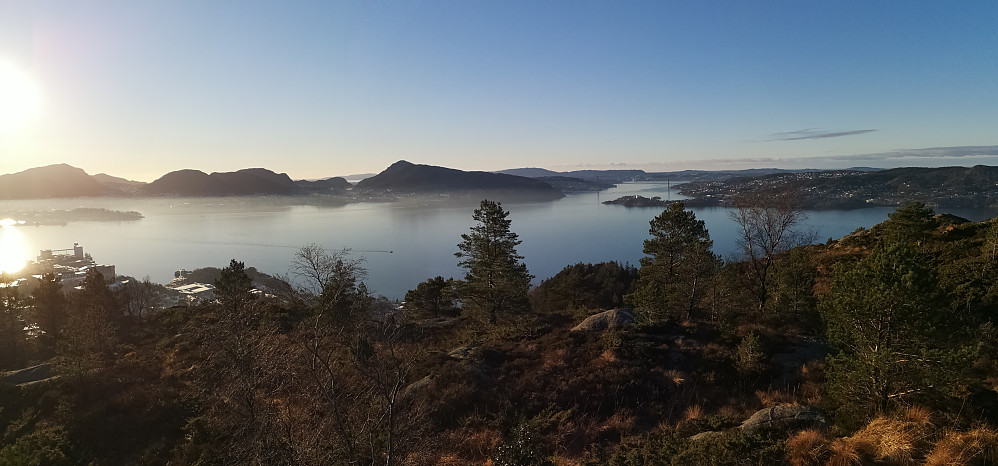 På Ørneberget i finværet