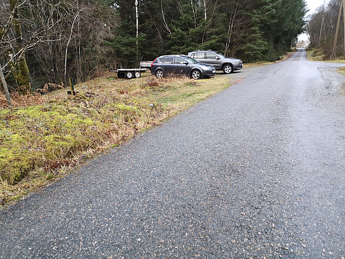 Parkerte her, er startsted til turløype innover mot Skintveitmarka