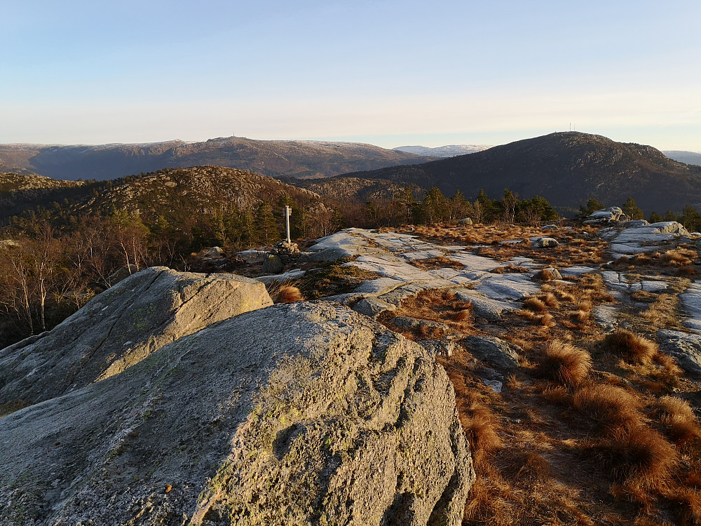 Gravdalsfjellet med utsikt mot Løvstakken og Ulrikken