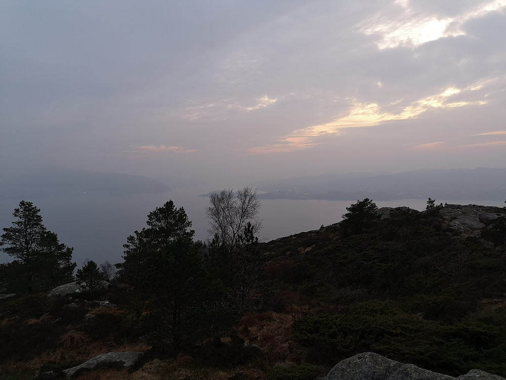 Skumrings tur over Ørneberget, en vårdag? ble målt ny varmerekord for februar måned i Bergen. 
