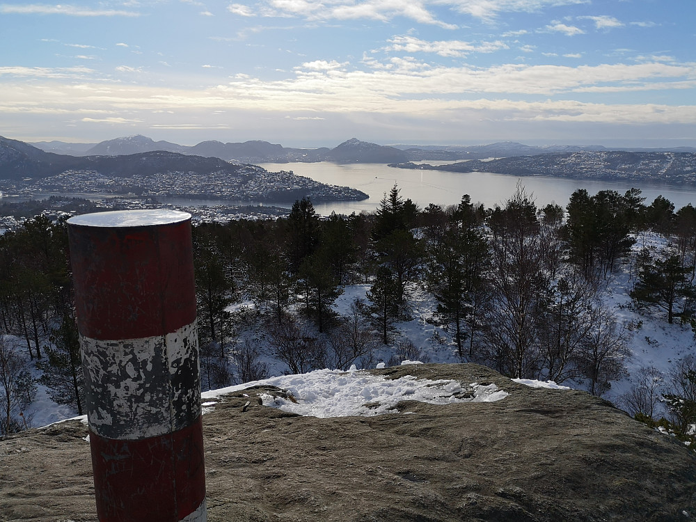 Utsikt mot Eidsvågsneset og byfjorden fra Geitanuken