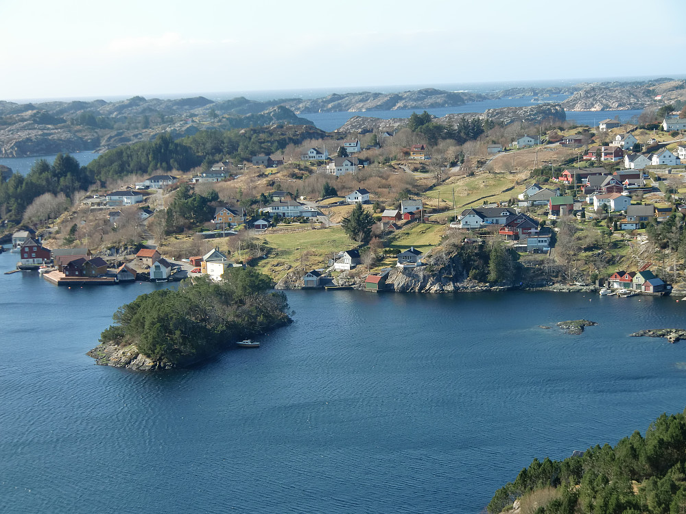 Utsikt fra Stegafjellet mot Nesosen og Nese