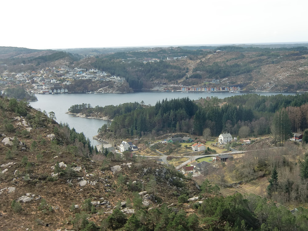 Mot sydvest, med Skogsvågen
