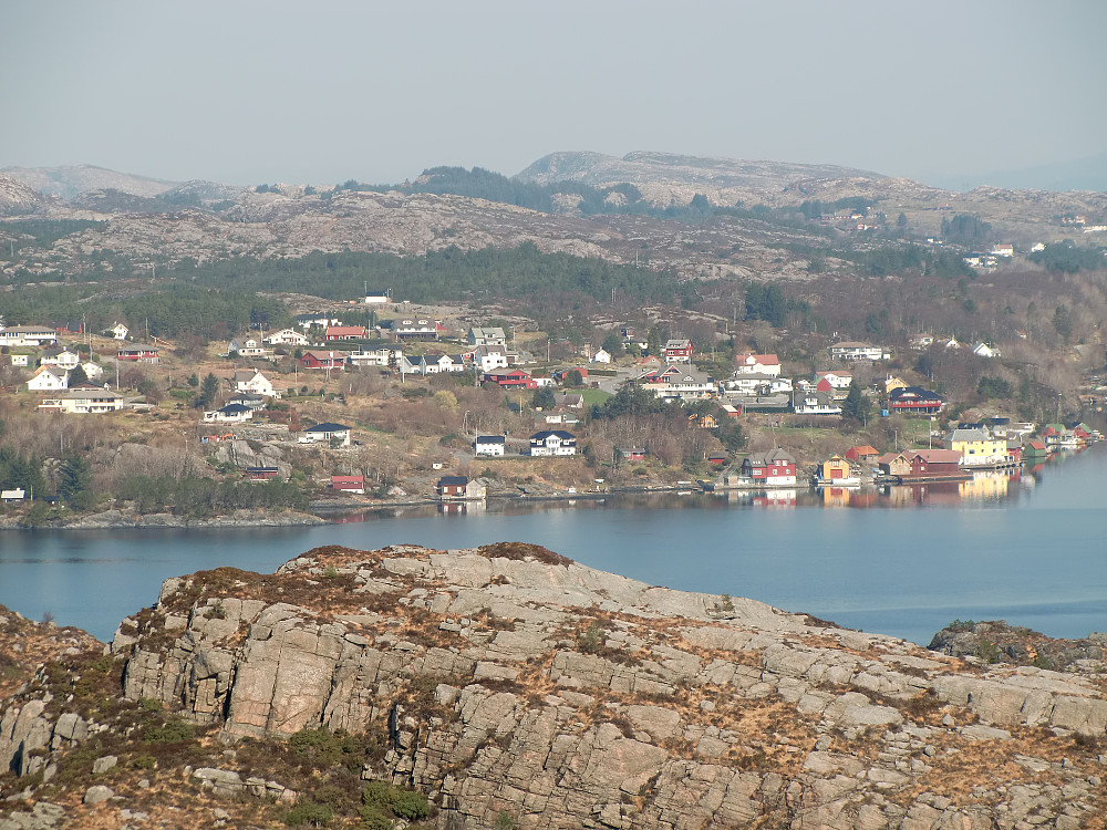 Zoomet bilde mot Nese fra V. Storhaugen
