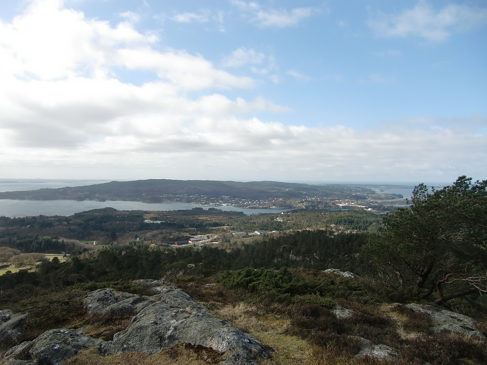 Utsikt fra Veten mot Selbjørn med Bekkjarvik