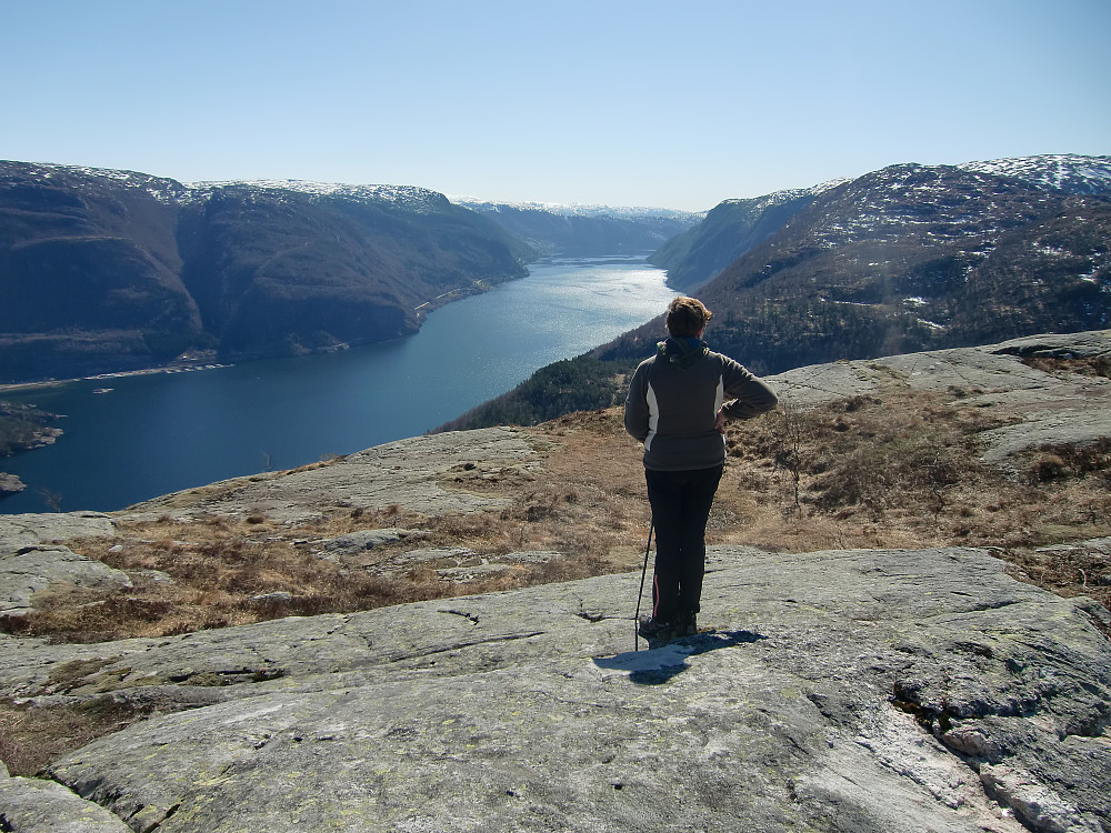 Utsikt fra Hikletten sydover Veafjorden