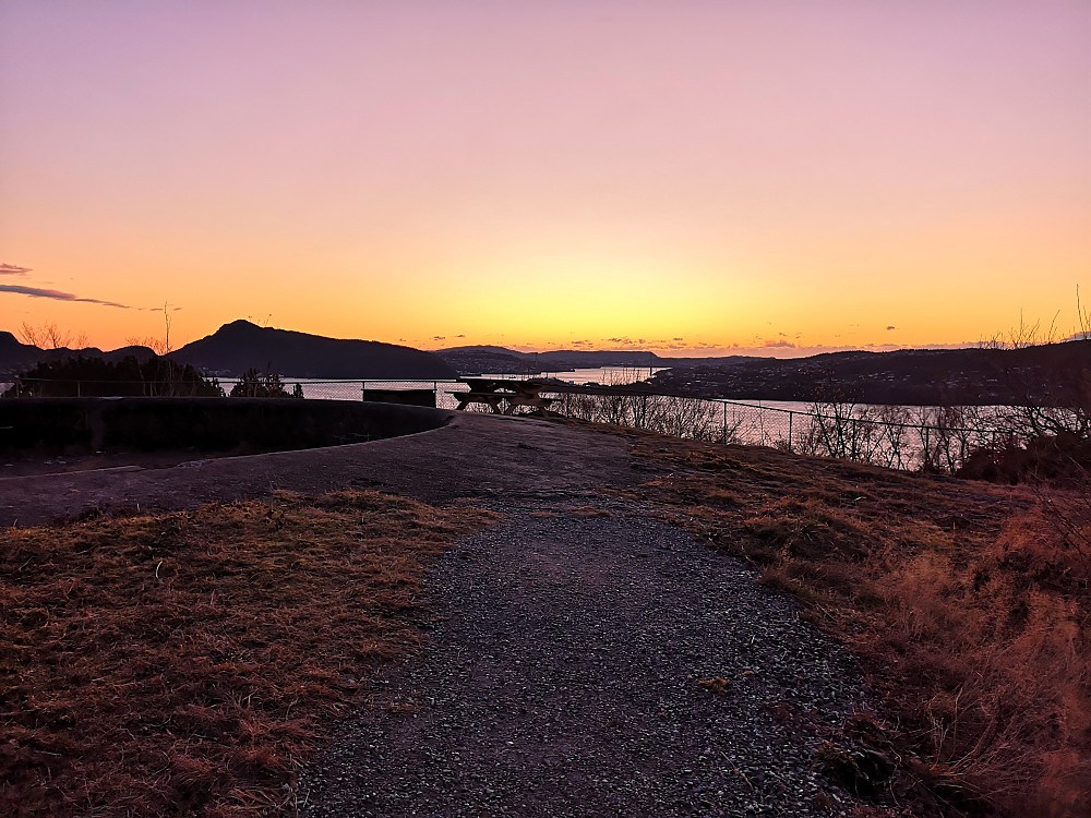 Hellefjellet, enda en fin kveld med solnedgang. 