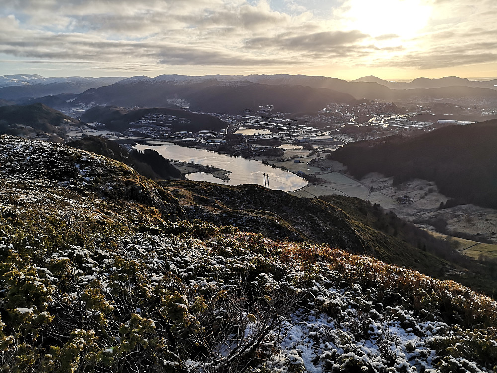 Utsikt fra Håkeberget mot Langevatnet i Åsane