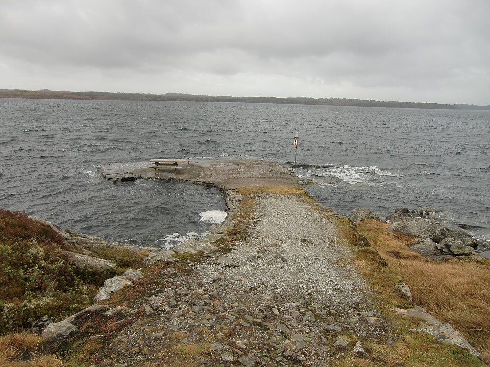 Dampskipskaien mot Lurefjorden.