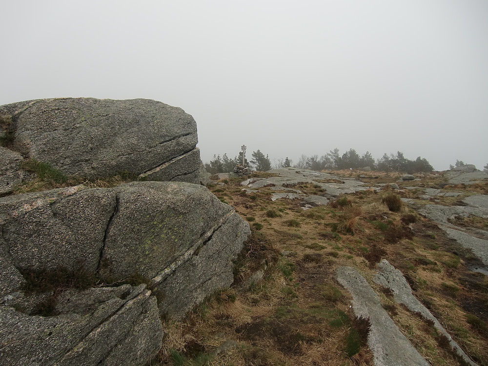 Gravdalsfjellet, snøbye på vei. 