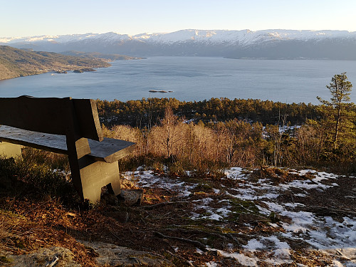 pausebenk på vei opp