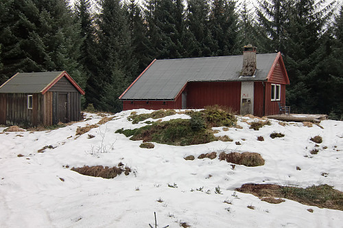 hytten Domus Medica ble bygget i 1966, driftet og vedlikeholdt av Medisinerforeningen i Bergen. 