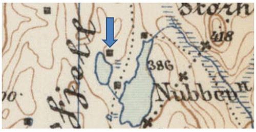 Hytten merket med pil er ikke registrert. 
Kart oppmålt 1921 - 27 og utgitt i 1934. Norges geografiske oppmåling