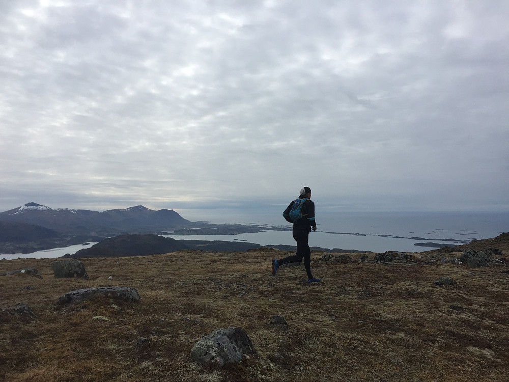 Melen, Sjurvarden og Stemshesten og Atlanterhavsvegen i bakgrunnen