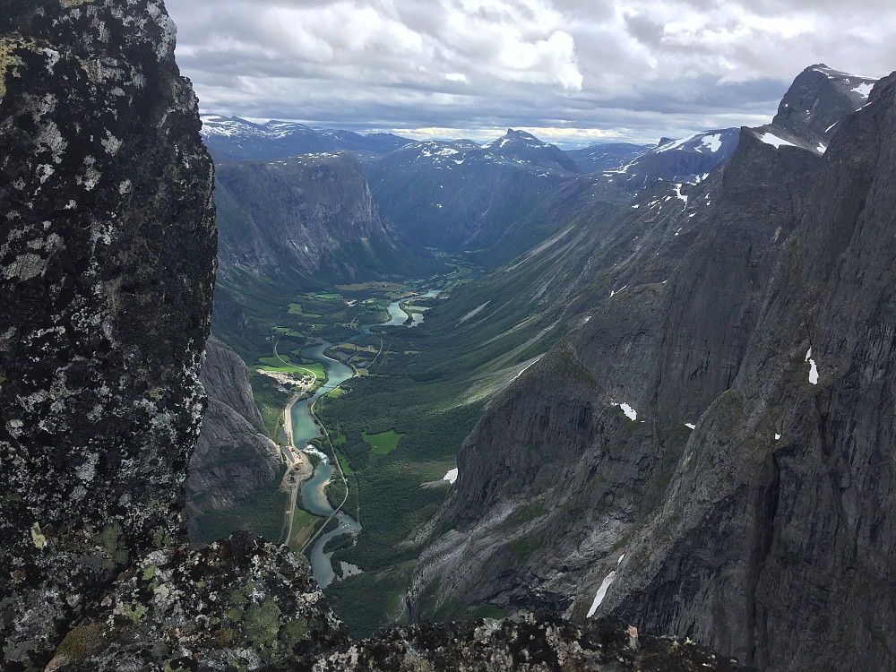 Fin utsikt ned i Romsdalen