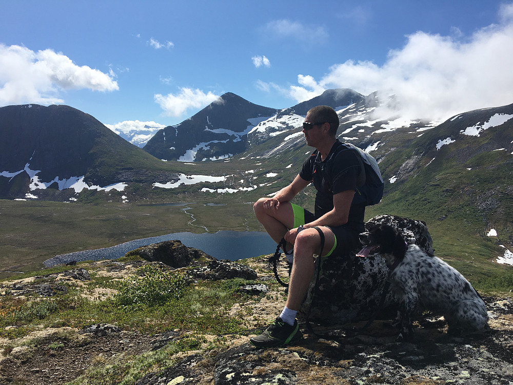 Bolfjellet. Smørbottfjellet og Kvasstind bak. 