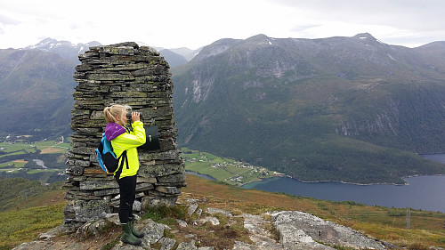 Astrid på Vardefjellet.