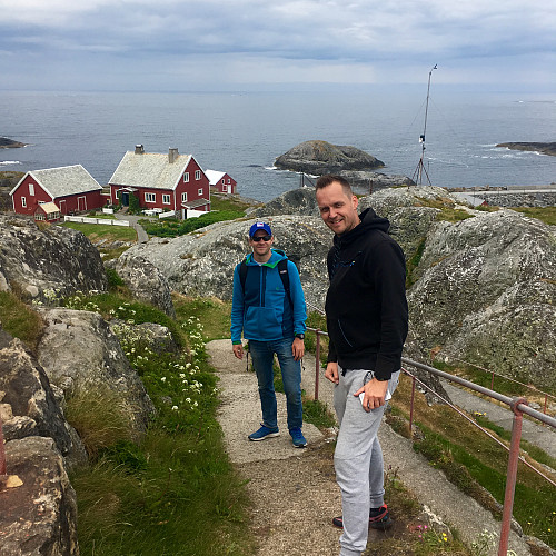 Erlend vurderer å begynne med peakbook.