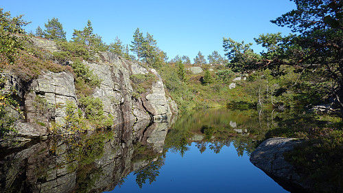 Tjønn rett før toppen.