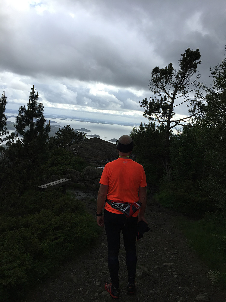 Flott utsikt fra toppunkt.