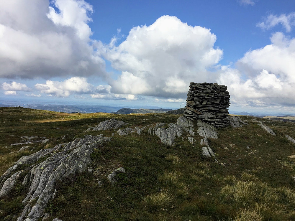 Byfjellenes høyeste punkt, 674 moh.