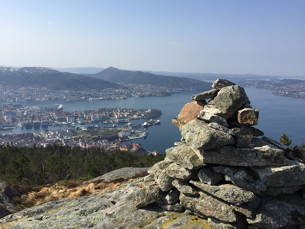 Toppvarden på Sandviksfjellet