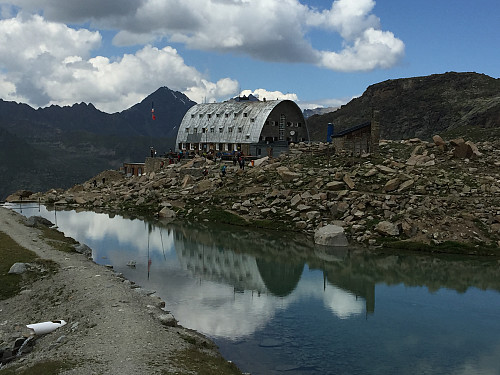 Rifugio Vittorio Emanuele 2730moh