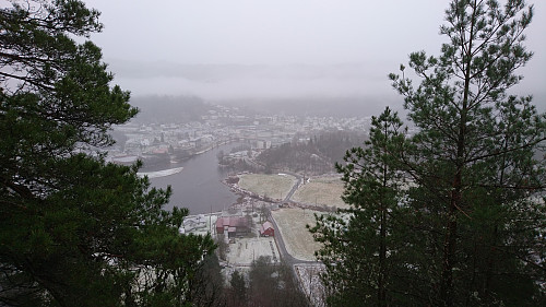 Utsikt mot Liknes fra Husefjellet 