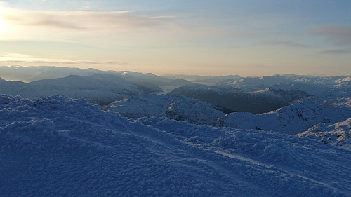 Utsikt mot Hardangerfjorden fra toppen