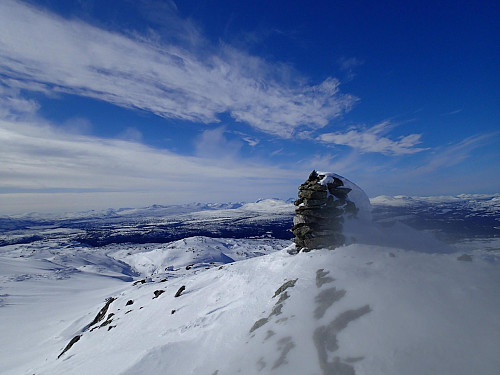 Toppen av Igeln med utsikt mot Trollheimen 