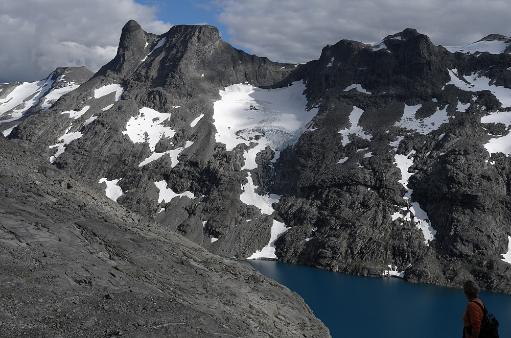 Hjelledalstinden