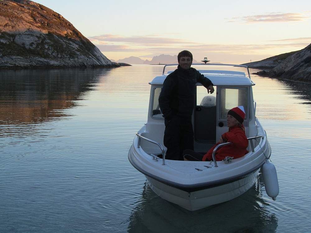 Morten ga oss båtskyss til Hjartøya
