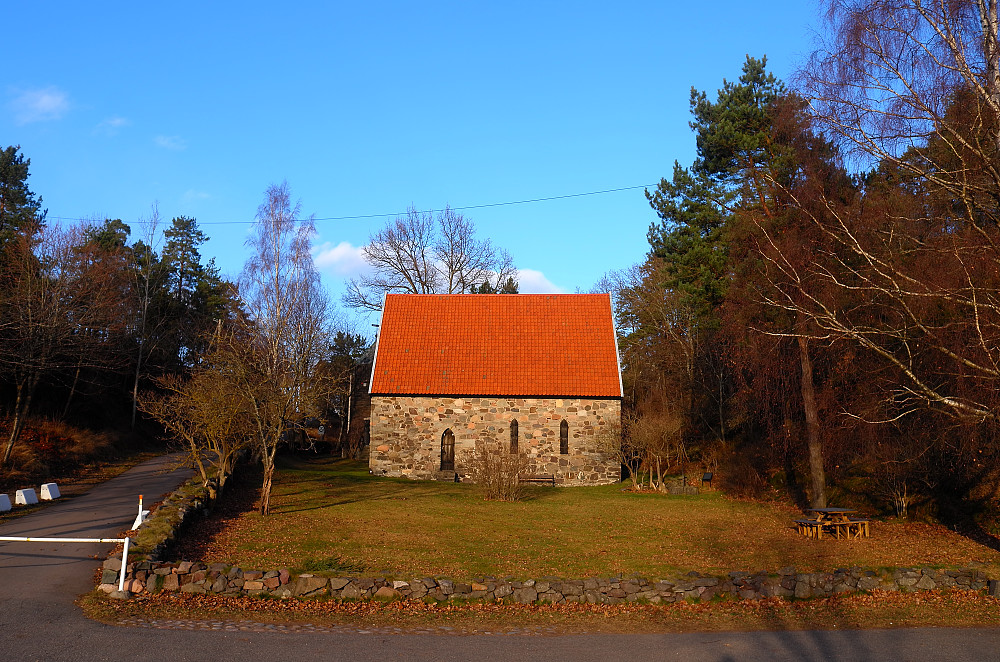Løvøya gamle kirke