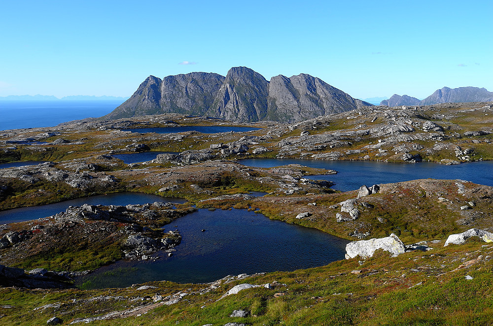 Valviktinden og Mjellefjellet
