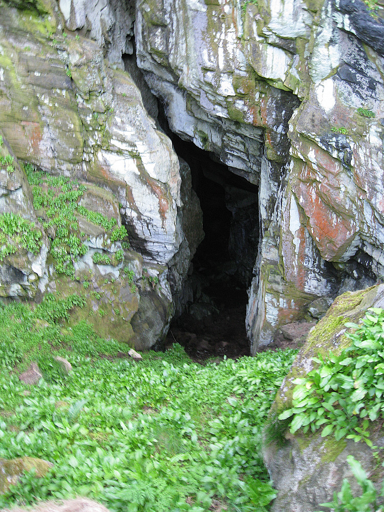 Helvets-grotta