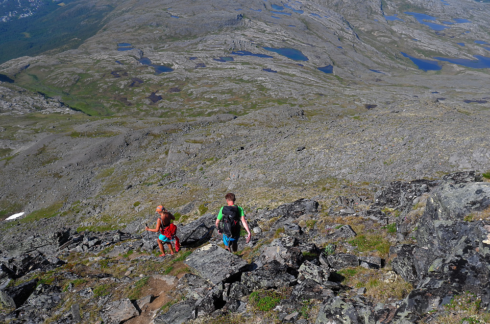 Paal og Inger Lise ned bratta