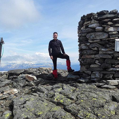 Varden på Gullfjellstoppen. Flott utsikt.