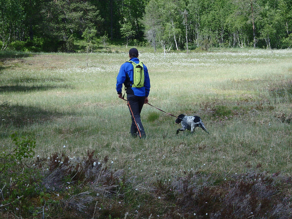 Sånn ser en jeger med hund ut når de ikke jakter fugl.
