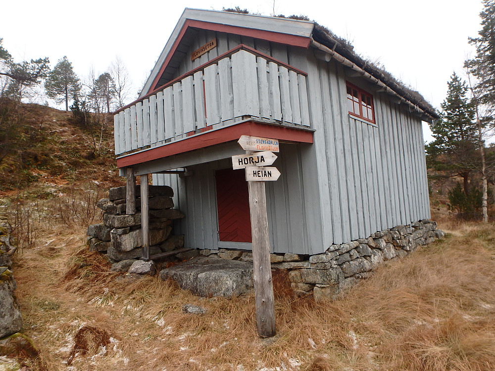 Floviksetra med mange veivalg videre.